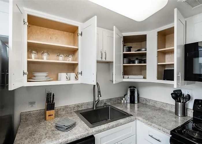 134 Fully Furnished, Amenities Galore *