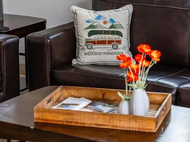 134 Fully Furnished, Amenities Galore Apartment